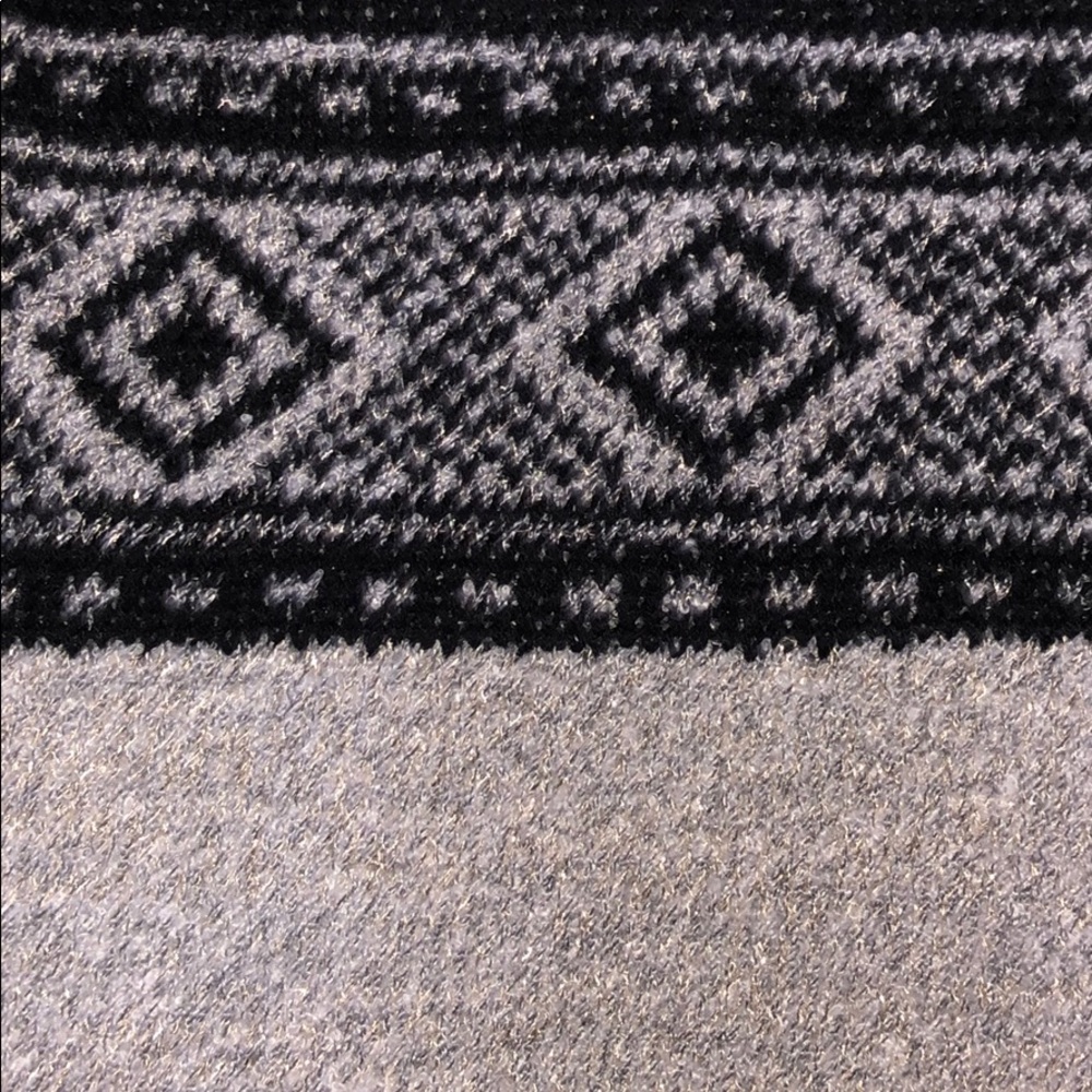 sweater - Picture 5 of 5